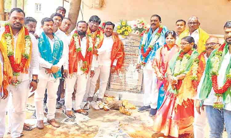 రాష్ర్టాభివృద్ధికి సీఎం కేసీఆర్ కృషి