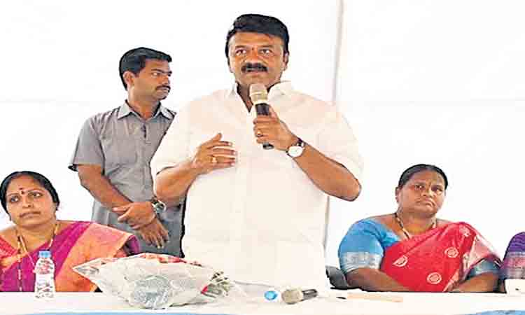 పండుగలా పార్టీ ఆవిర్భావాన్ని నిర్వహించాలి