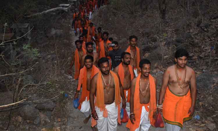 దారులన్నీ ‘కొండ’