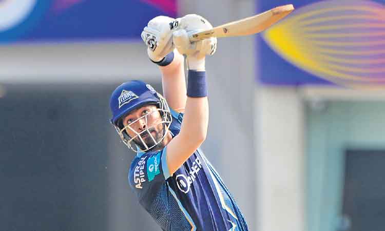 టైటాన్స్‌ సిక్సర్‌