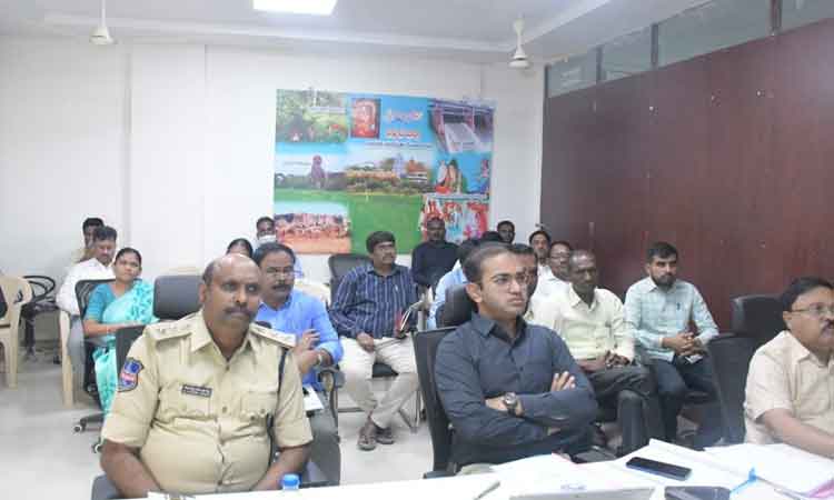 పరీక్షలు పకడ్బందీగా నిర్వహించాలి