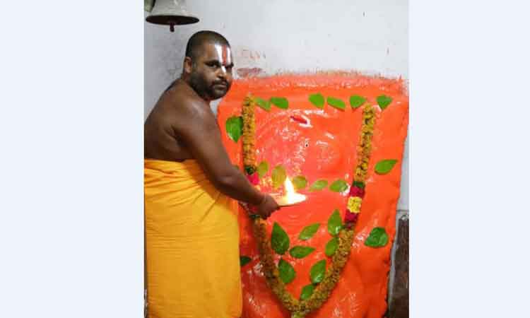 ఆంజనేయస్వామికి ఆకుపూజ