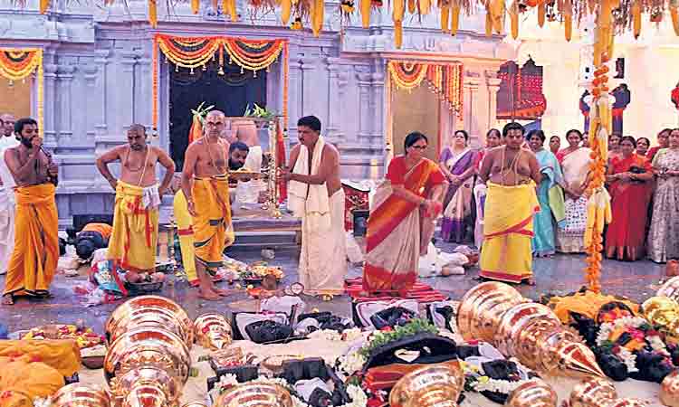 వైభవంగా సీతారామచంద్ర స్వామి మహోత్సవాలు