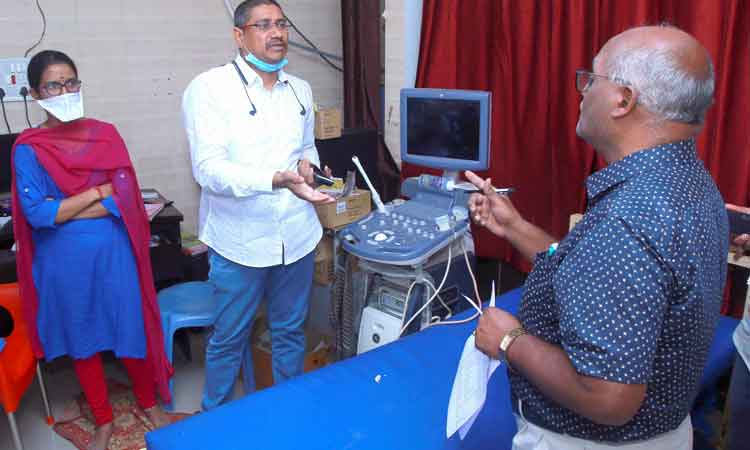 అపర్ణ స్కానింగ్‌ సెంటర్‌లో హైడ్రామా