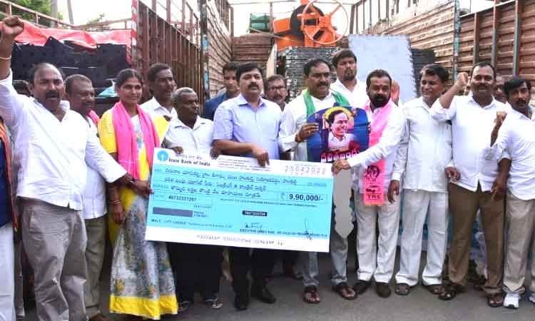 నాడు కూలీలు.. నేడు ఓనర్లు