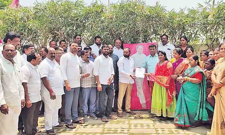 దళితుల అభ్యున్నతి కోసమే దళిత బంధు