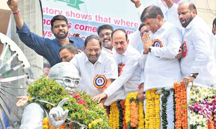 సుప్రీం, హైకోర్టుల్లో రిజర్వేషన్లు ఇవ్వాలి