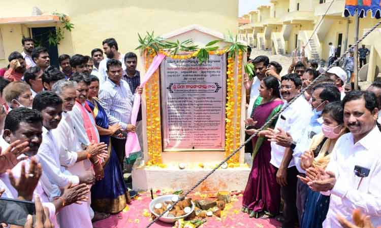 పేదల పెన్నిధి సీఎం కేసీఆర్‌