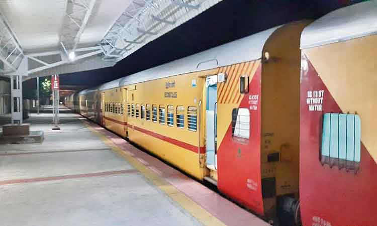 కూత పెట్టిన‘బోధన్‌ – మహబూబ్‌నగర్‌ ప్యాసింజర్‌’