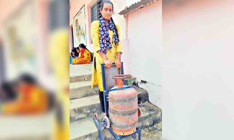 జాతీయస్థాయి సైన్స్‌ ఎగ్జిబిషన్‌కు సిరిసిల్ల విద్యార్థి