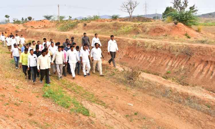 గిరిజనుల సాగునీటి గోస తీరుస్తాం..