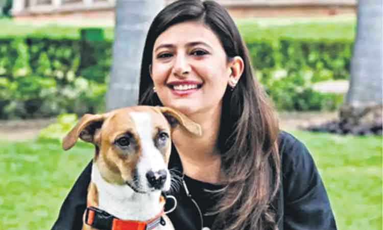 పప్పీకి.. ప్రేమతో!