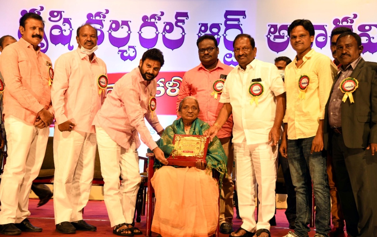 Krishi Cultural‌Art services are appreciated | కృషి కల్చరల్‌ ఆర్ట్ సేవలు అభినందనీయం : ఎస్సీ సంక్షేమ శాఖ మంత్రి కొప్పుల ఈశ్వర్‌