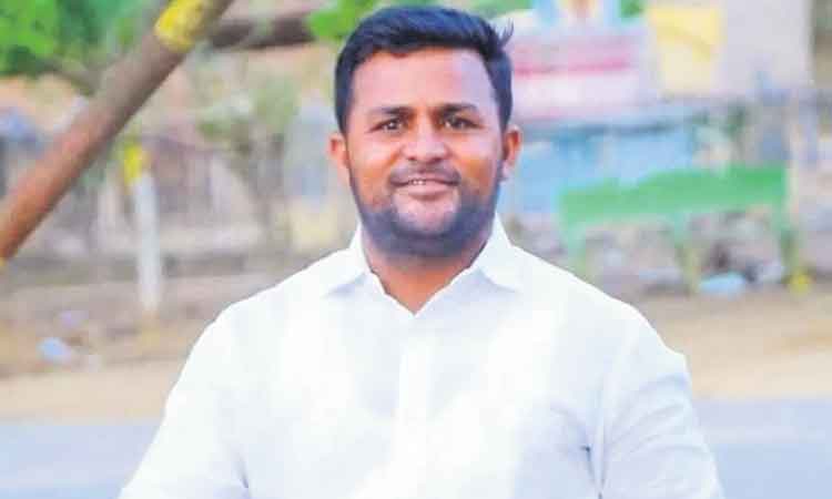 మానుకోటలో కౌన్సిలర్‌ దారుణ హత్య