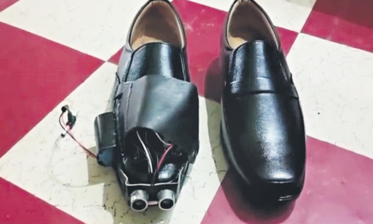 అంధుల కోసం స్మార్ట్‌ షూస్‌