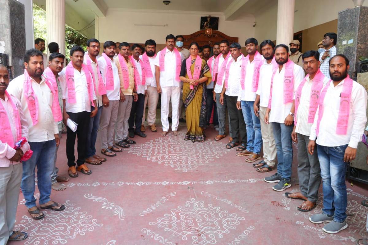 Should be done anonymously for Opposition partys | రాష్ట్రంలో ప్రతి పక్షాలకు నామరూపల్లేకుండా చేయాలి : రాష్ట్ర విద్యాశాఖ మంత్రి సబితా ఇంద్రారెడ్డి