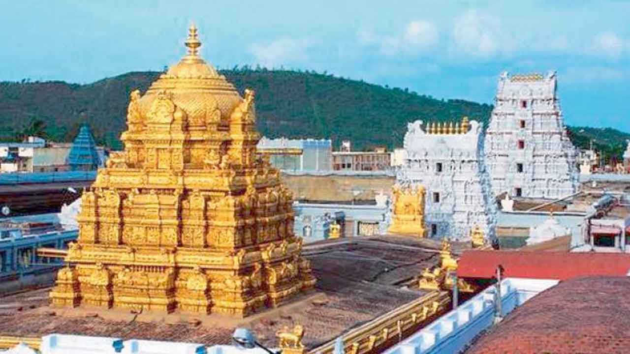 శ్రీవారి దర్శనానికి 5 గంటల సమయం..