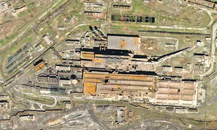 అండర్‌గ్రౌండ్‌లో వందల మంది