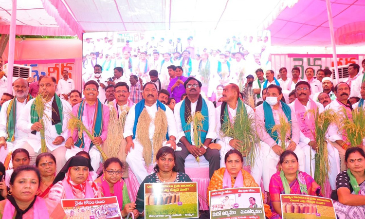 ధాన్యం కొనేవరకు వదలం కేంద్రంపై పోరాటం ఆగదు