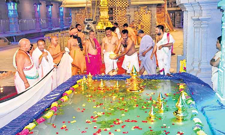 బింబమూర్తులకు జలాధివాసం