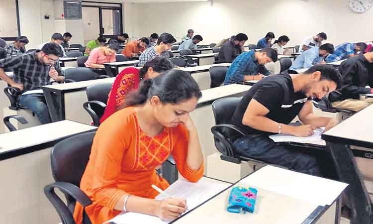 హెచ్‌సీయూ క్యాంపస్‌ ప్లేస్‌మెంట్స్‌లో రికార్డు