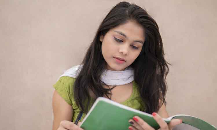 కష్టపడితే ఉద్యోగం మీదే