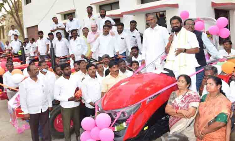 దేశానికే దిక్సూచి దళితబంధు