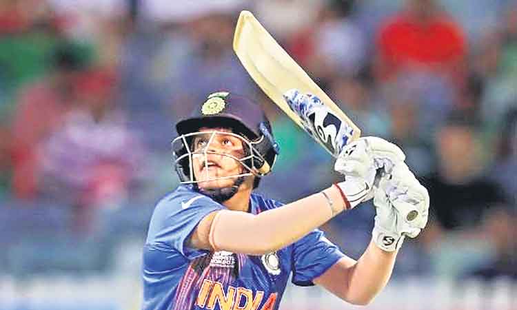 షఫాలీ, హర్మన్‌ మెరుపులు