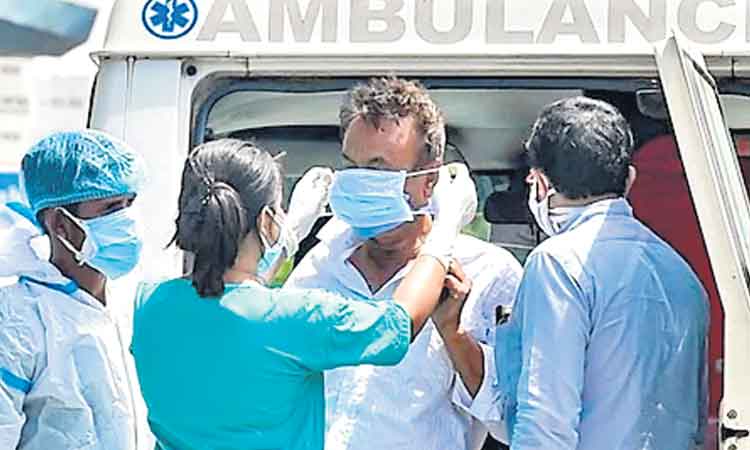 మళ్లీ అమల్లోకి కరోనా నియమాలు