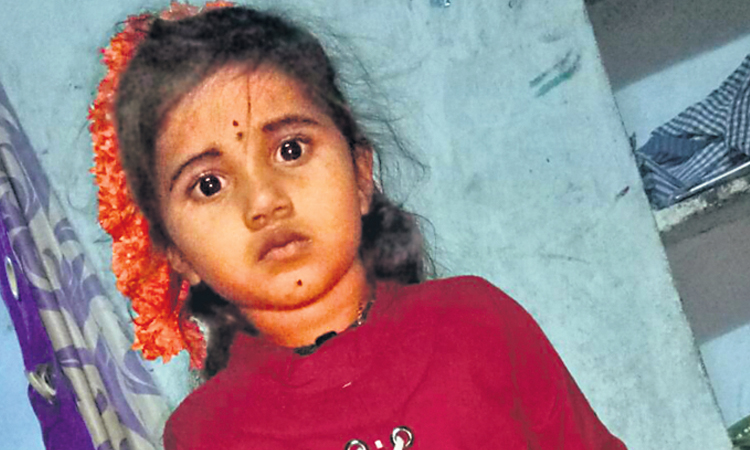 ట్రాక్టర్‌ కల్టివేటర్‌ తగిలి చిన్నారి దుర్మరణం