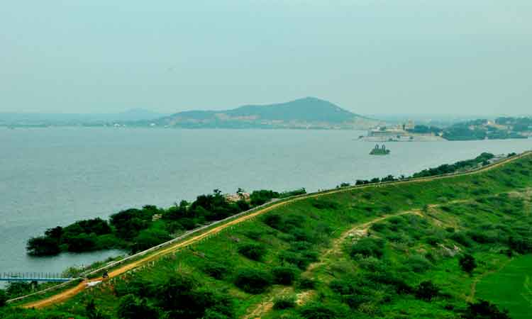 కరువు నేలలో కృష్ణమ్మ తాండవం