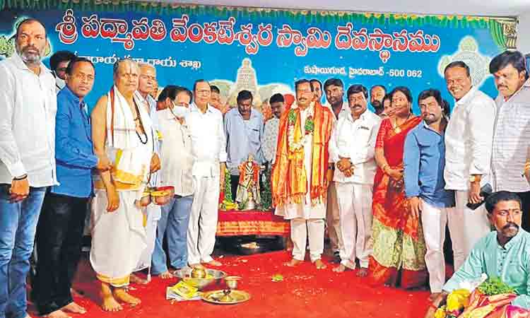 ఆలయాల అభివృద్ధికి సీఎం కేసీఆర్‌ కృషి