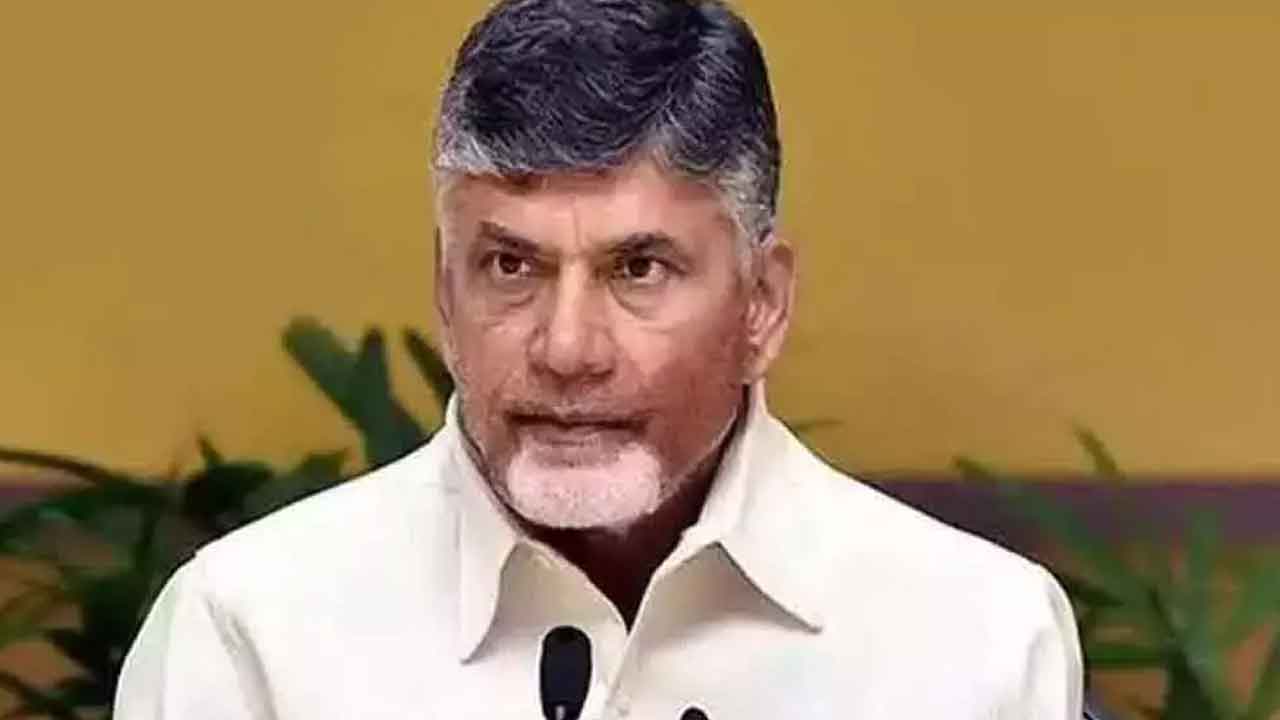 పుట్టినరోజు సందర్భంగా  ఇంద్రకీలాద్రిని దర్శించుకున్న చంద్రబాబు