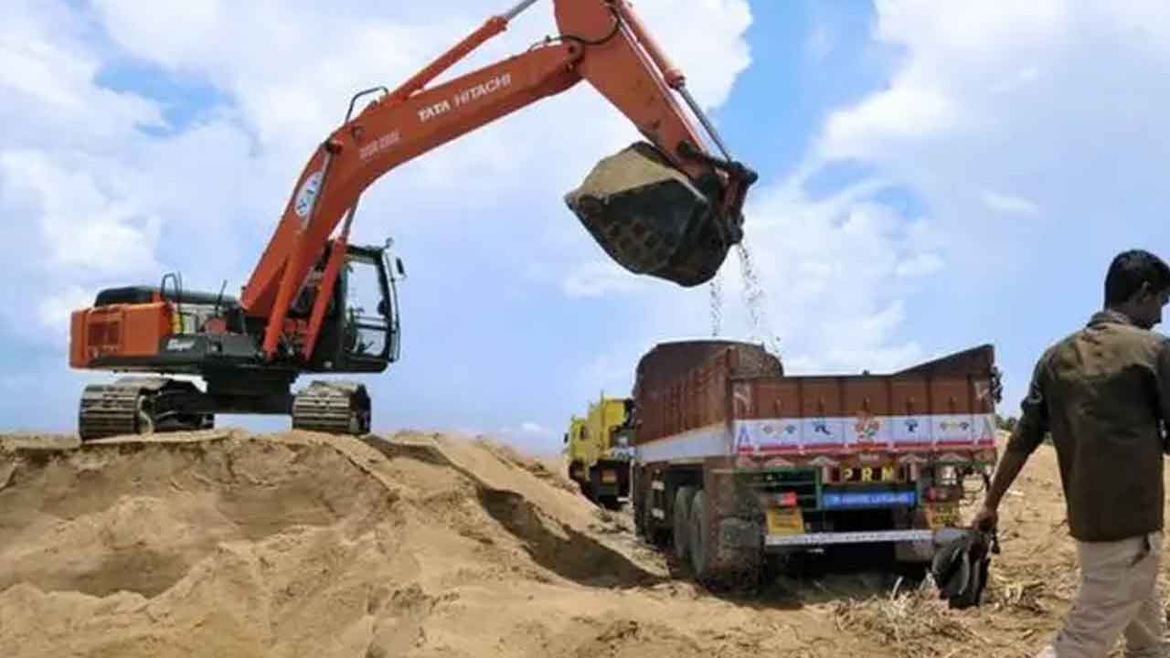 ఆర్ఐ పై ఇసుక మాఫియా హత్యాయత్నం