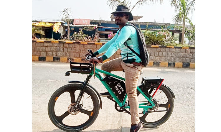 పెట్రో ధరల ఎఫెక్ట్‌.. బ్యాటరీ సైకిలే కరెక్ట్‌..