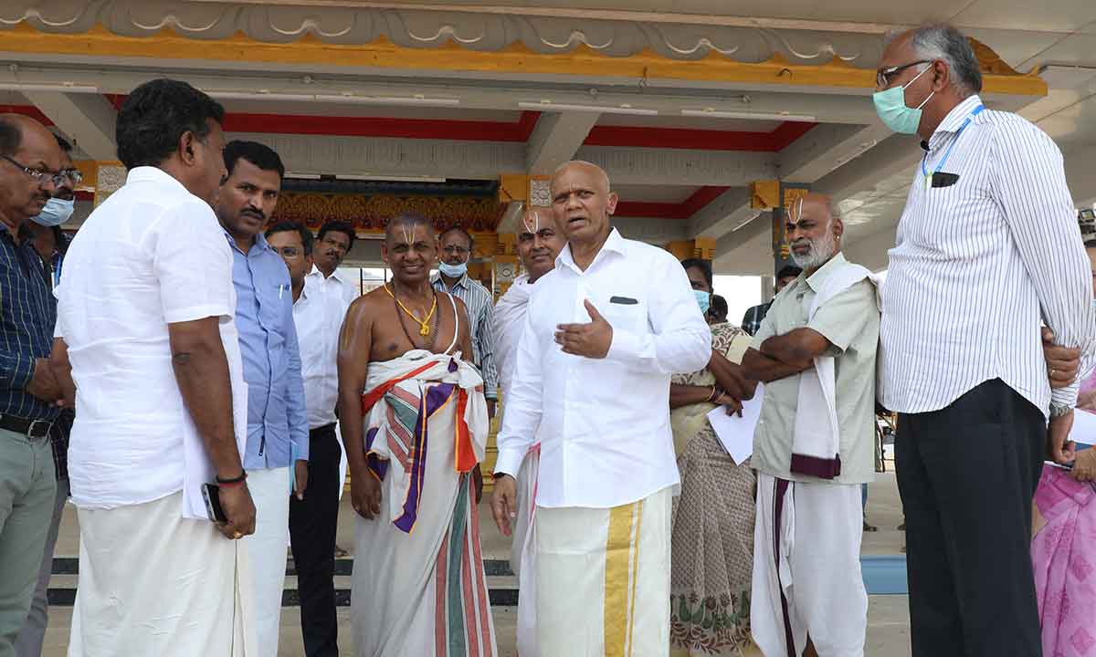 భక్తులందరికీ తలంబ్రాలు : టీటీడీ ఈవో