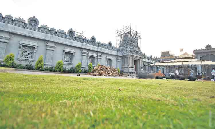 యాదాద్రిలో రెండో రోజు రామలింగేశ్వర స్వామి మహాకుంభాభిషేకం