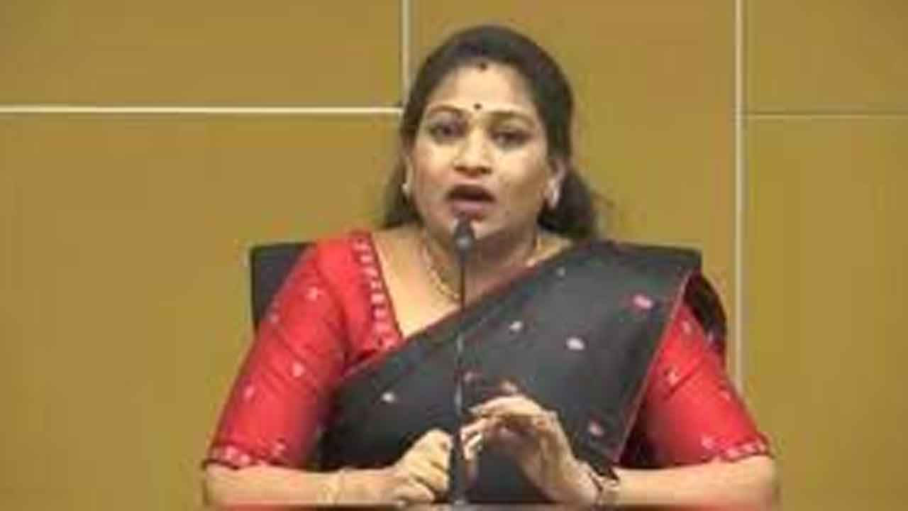 ఆడబిడ్డలను రక్షించుకోలేని అసమర్ధత ఏపీ సీఎం: అనిత