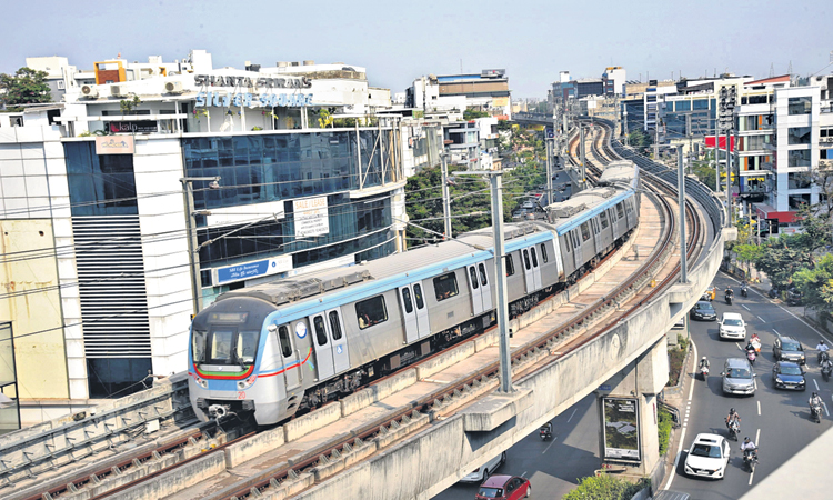 ఐదు నిమిషాలకో మెట్రో రైలు..