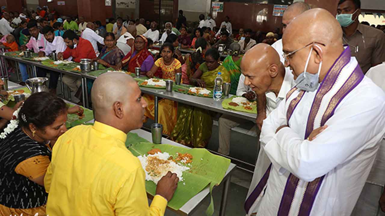 తిరుమలలో టీటీడీ ఈవో విస్తృత తనిఖీలు