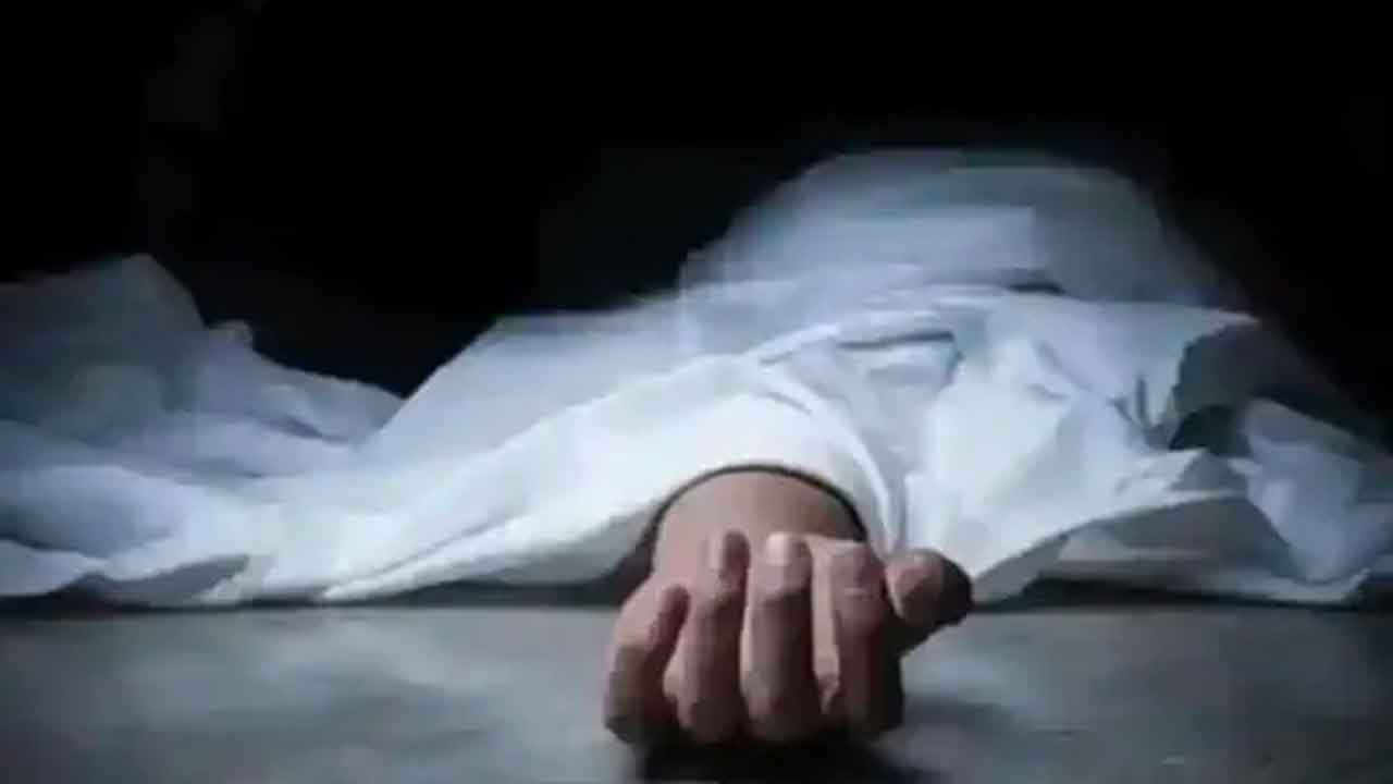 ఏపీ హైకోర్టు లాయర్‌ అనుమానాస్పద మృతి..