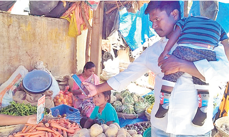 క్యూఆర్‌ కొట్టు..కూరగాయలు పట్టు