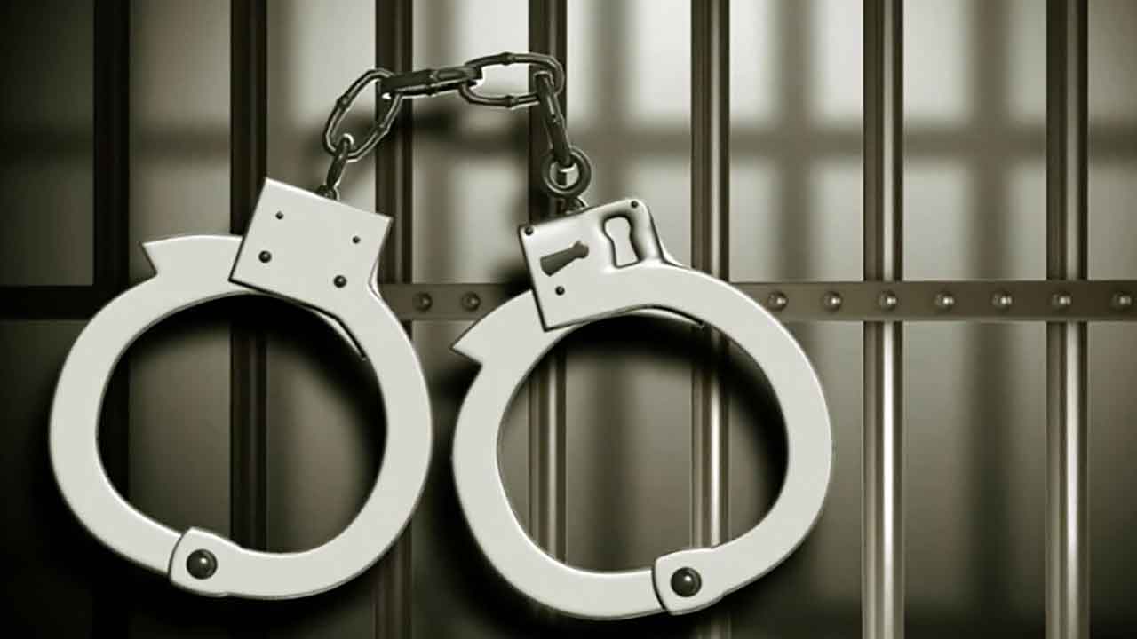 జ్యుయలరీ ఉద్యోగి హత్య కేసులో నిందితుల అరెస్టు