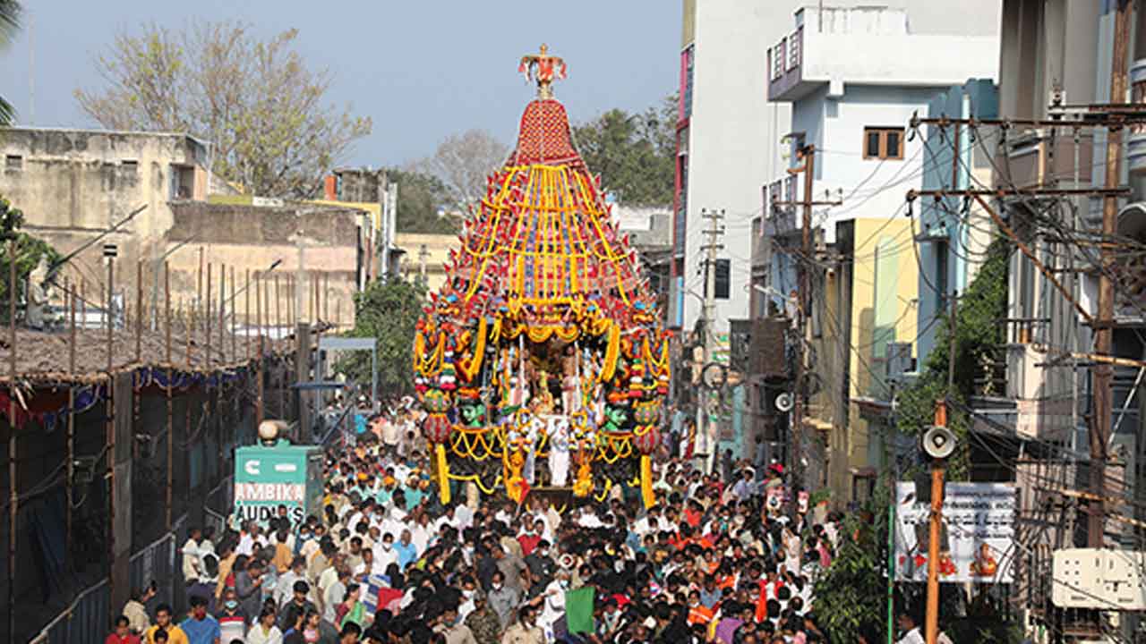 వైభ‌వంగా శ్రీ కోదండ‌రామ‌స్వామివారి ర‌థోత్సవం