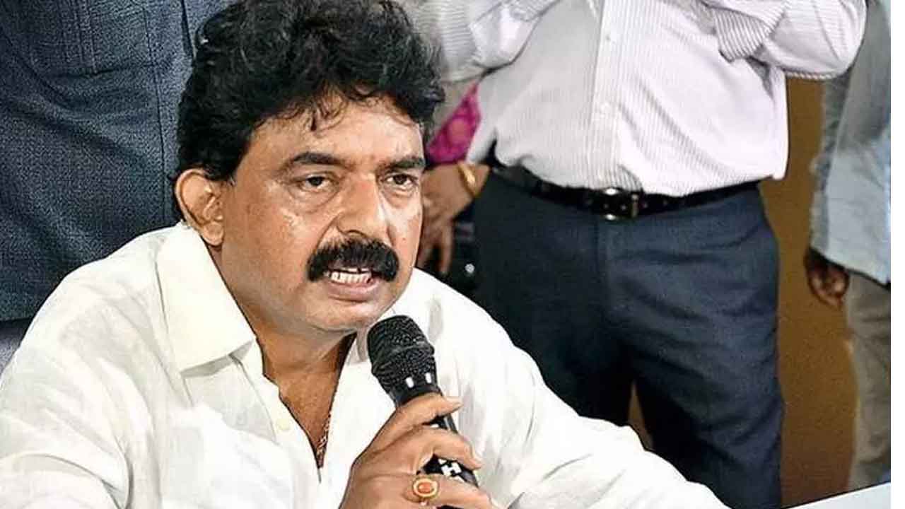 గత్యంతరం లేకే ఉద్యోగులతో బేరాలు : మంత్రి పేర్ని నాని