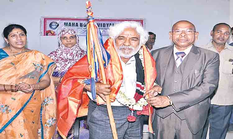 విద్యార్థులు మేధోశక్తిని పెంపొందించుకోవాలి