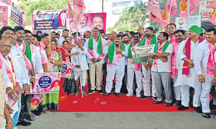 వడ్లు కొనగోలుపై కదం తొక్కిన గులాబీ శ్రేణులు, రైతులు