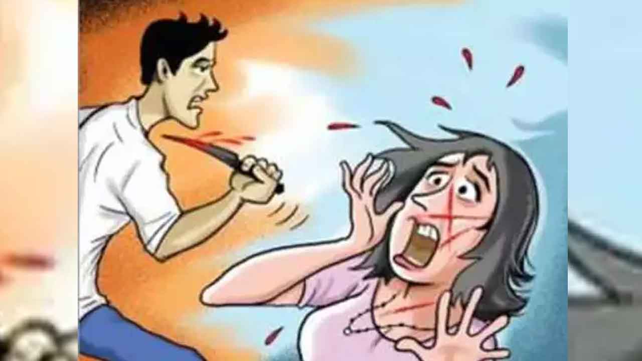 అనకాపల్లిలో దారుణం.. యువతి గొంతు కోసిన ఉన్మాది