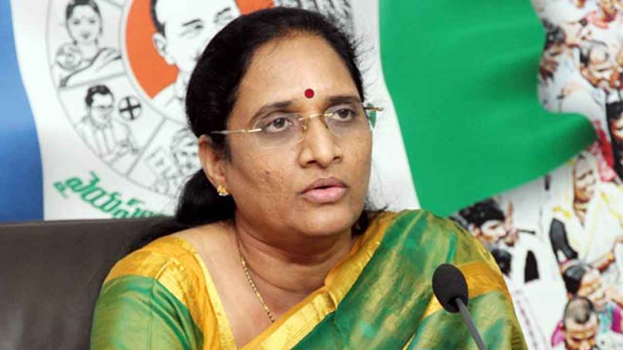 బొండా ఉమ.. ముందుంది ముసళ్ల పండుగ : వాసిరెడ్డి పద్మ