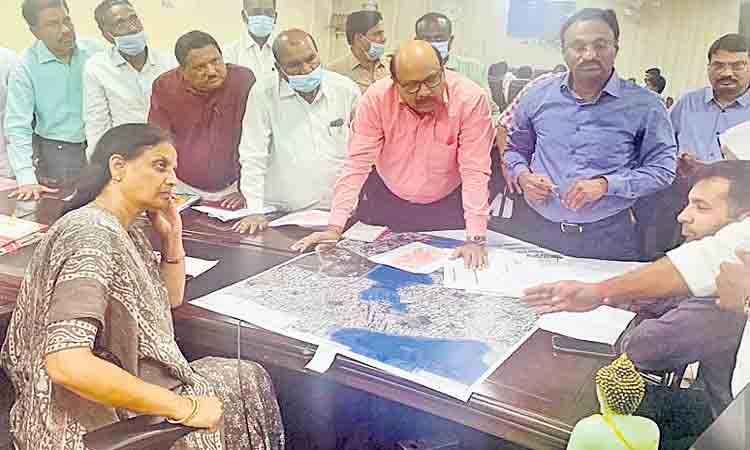 నాలా అభివృద్ధి పనులు పూర్తి చేయాలి